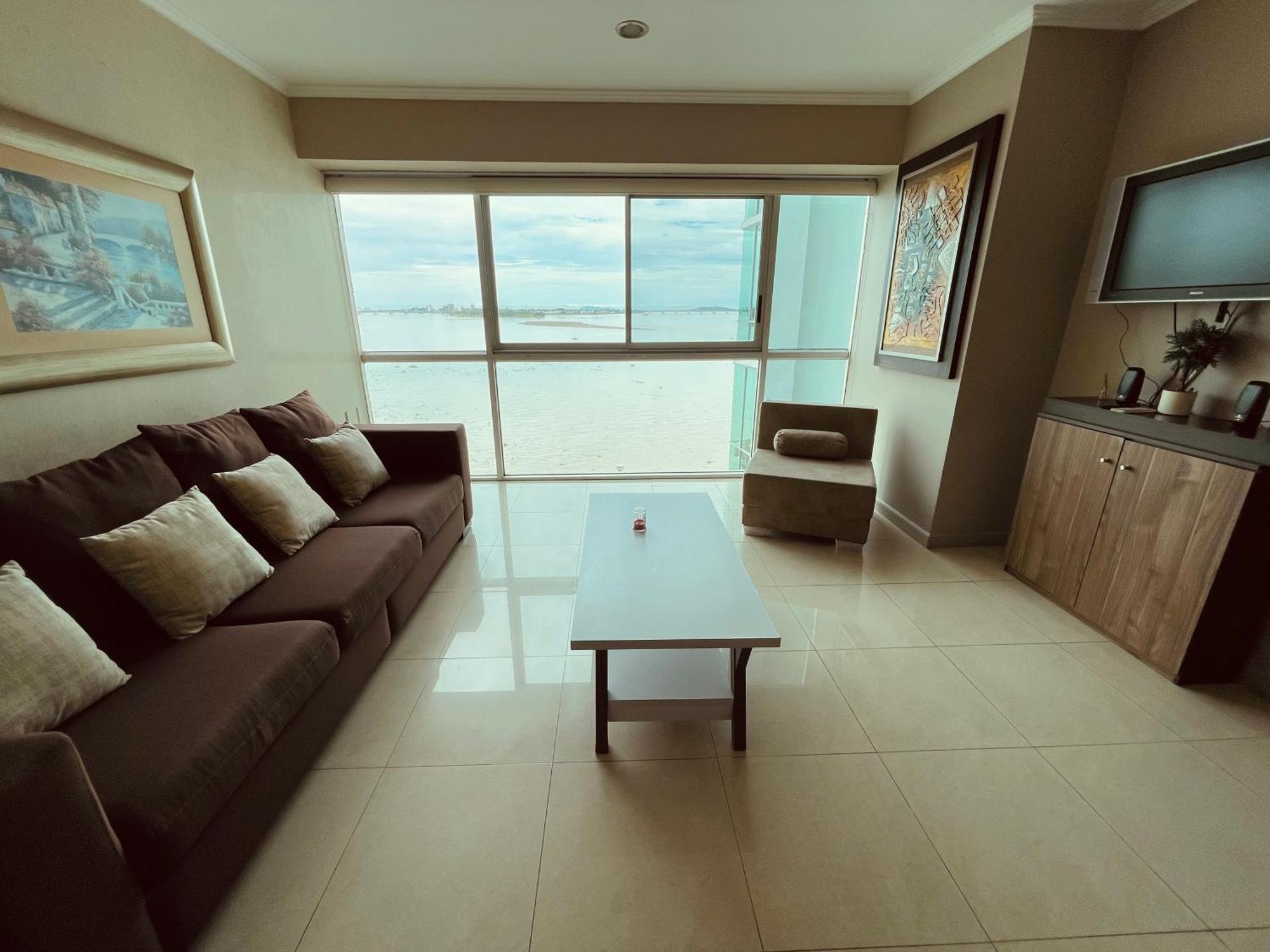 Suite Frente Al Rio En Puerto Santa Ana Riverfront Guayaquil Exteriér fotografie