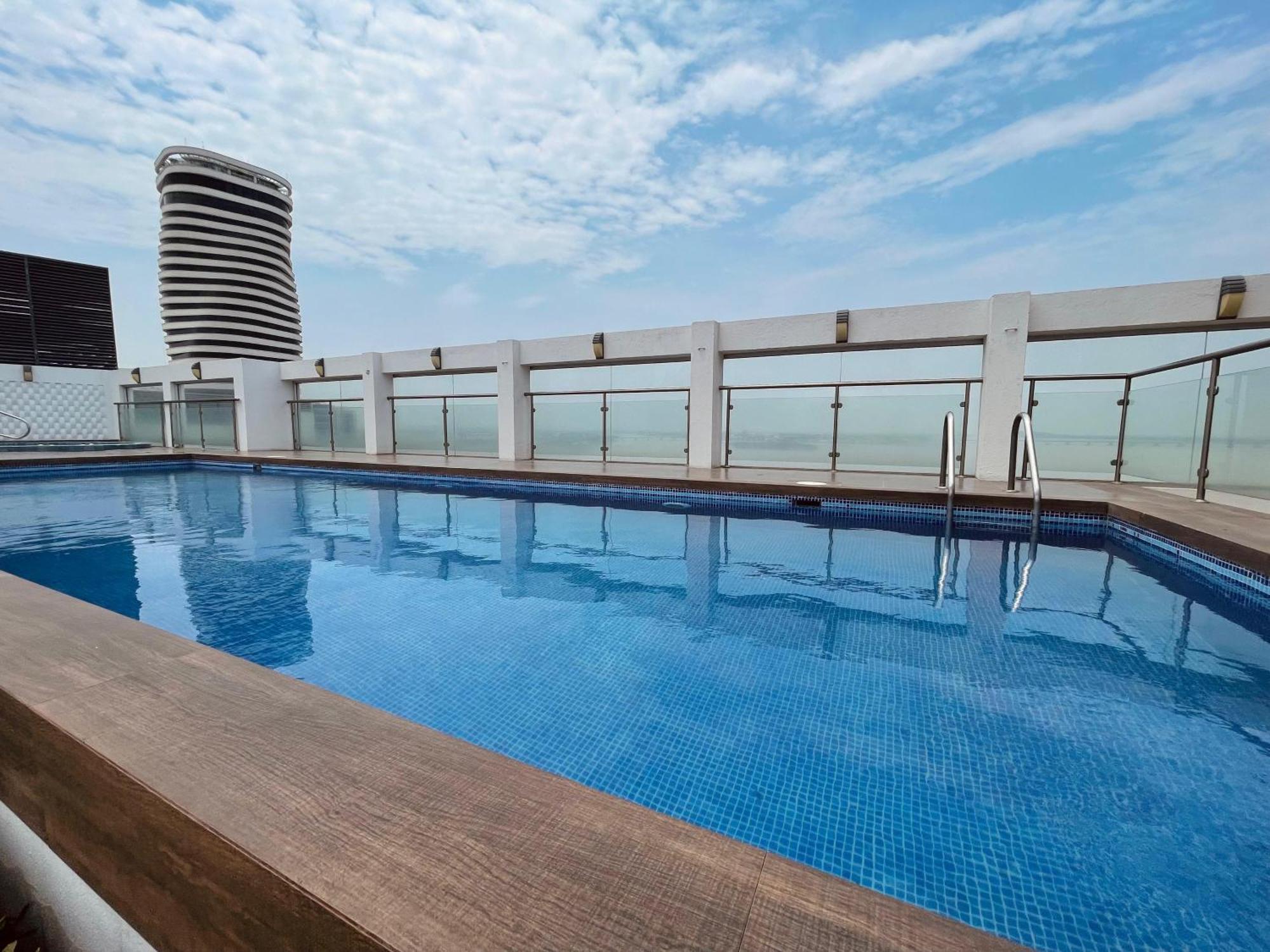 Suite Frente Al Rio En Puerto Santa Ana Riverfront Guayaquil Exteriér fotografie