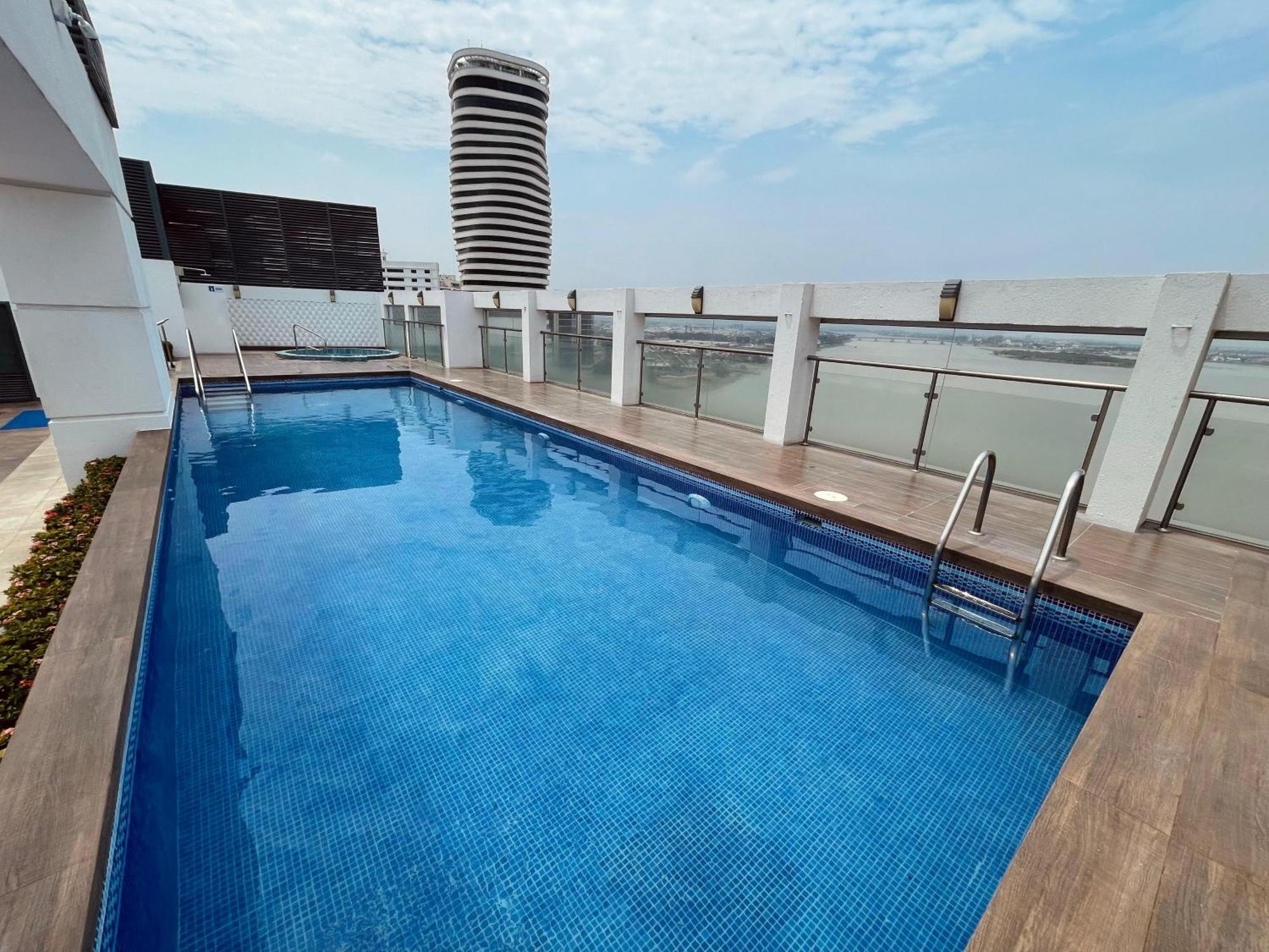 Suite Frente Al Rio En Puerto Santa Ana Riverfront Guayaquil Exteriér fotografie