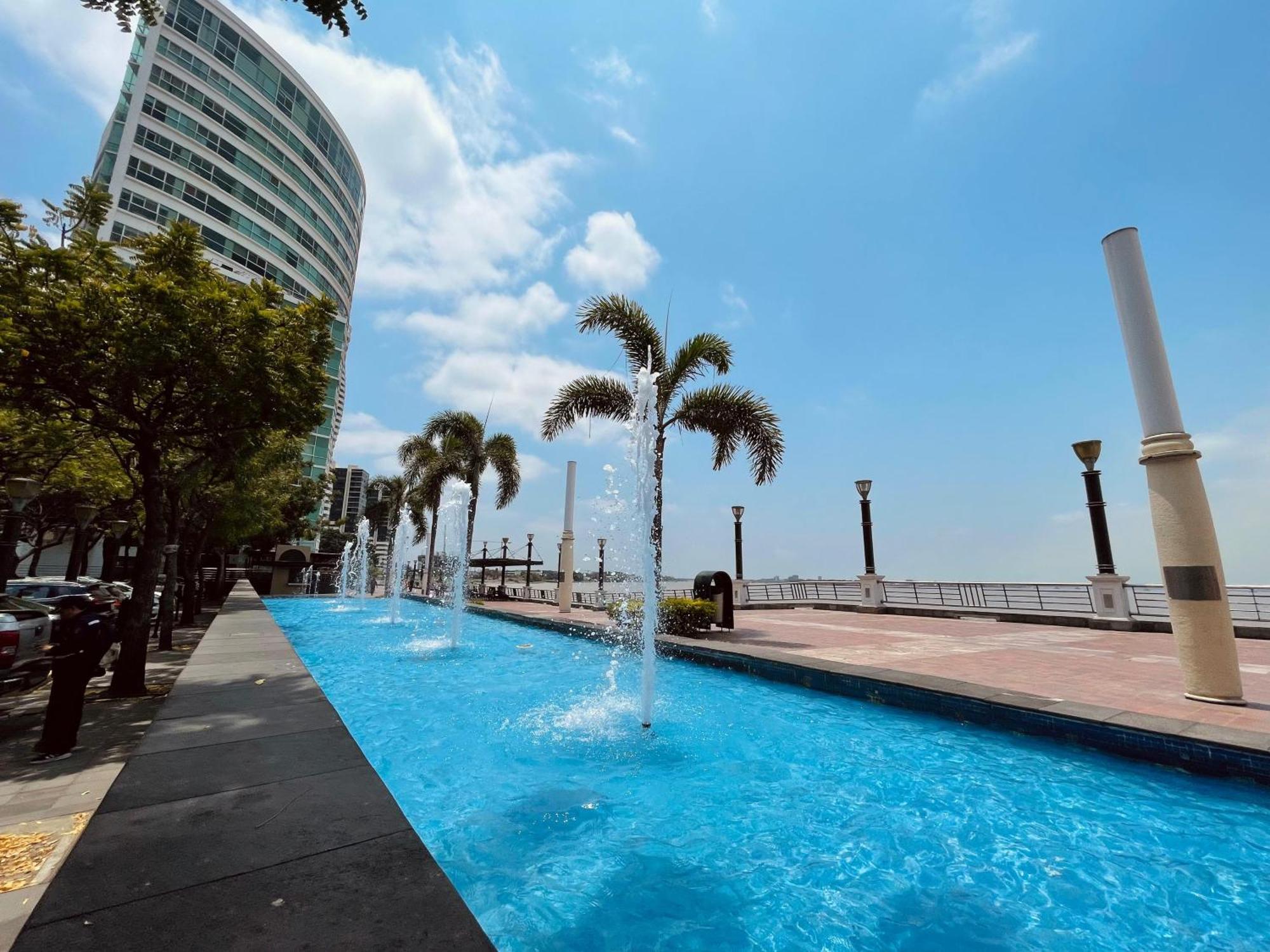 Suite Frente Al Rio En Puerto Santa Ana Riverfront Guayaquil Exteriér fotografie