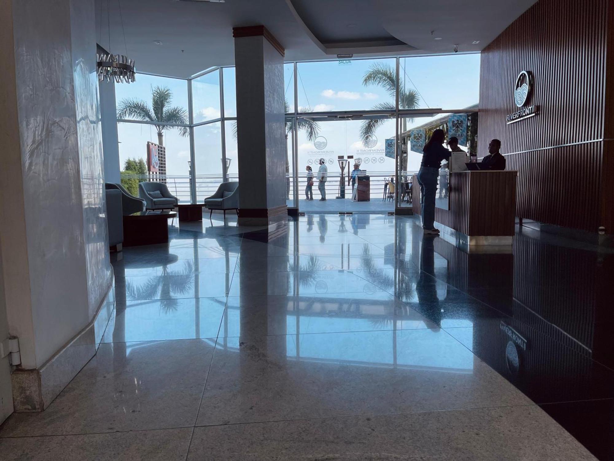 Suite Frente Al Rio En Puerto Santa Ana Riverfront Guayaquil Exteriér fotografie