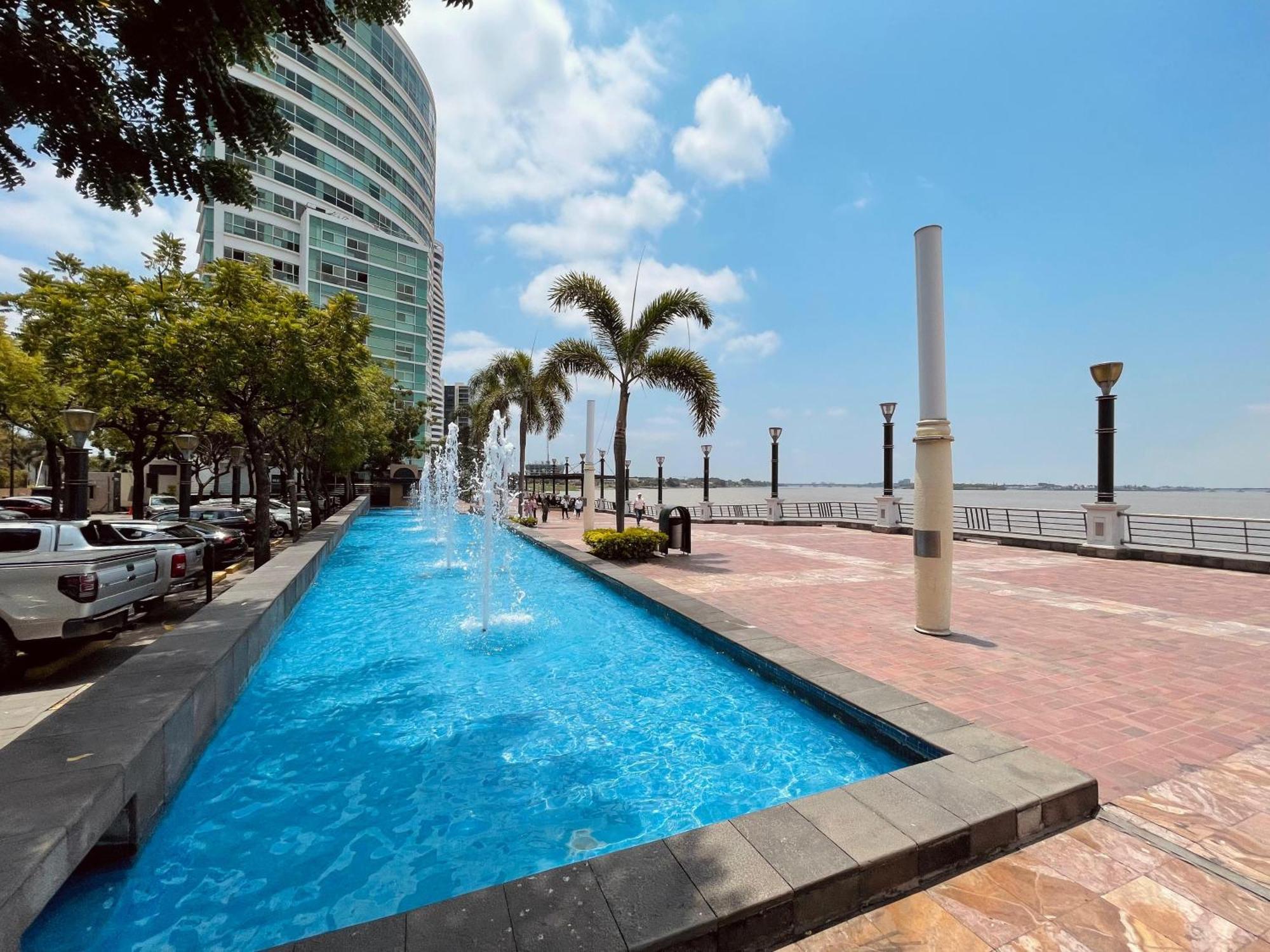 Suite Frente Al Rio En Puerto Santa Ana Riverfront Guayaquil Exteriér fotografie