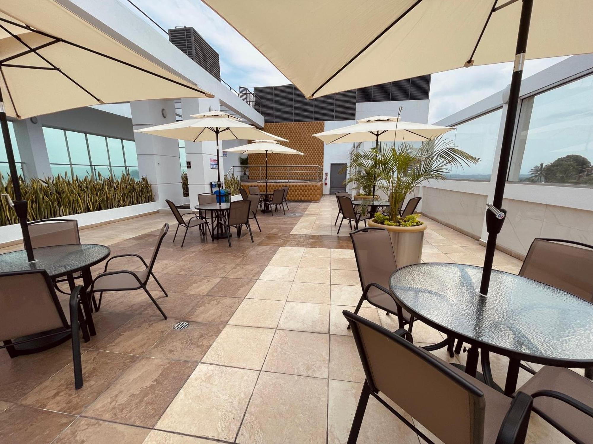 Suite Frente Al Rio En Puerto Santa Ana Riverfront Guayaquil Exteriér fotografie